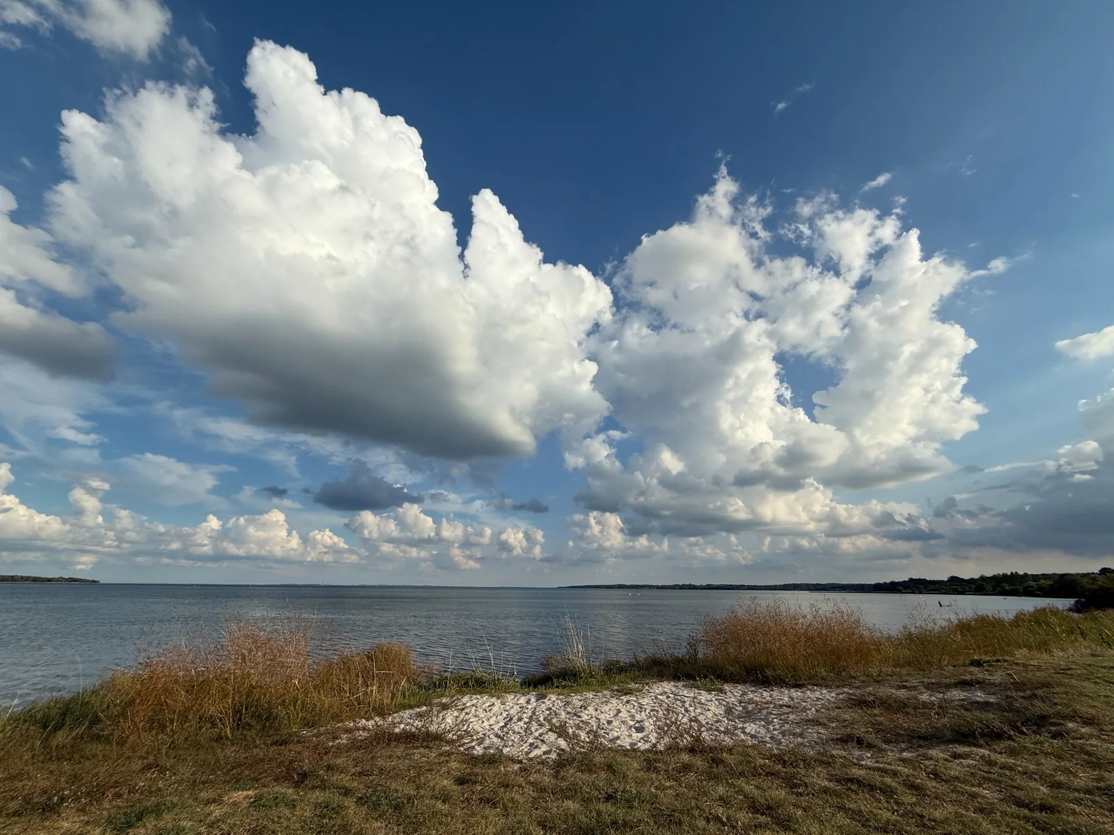 Udsigt over vand og himmel i Odsherred